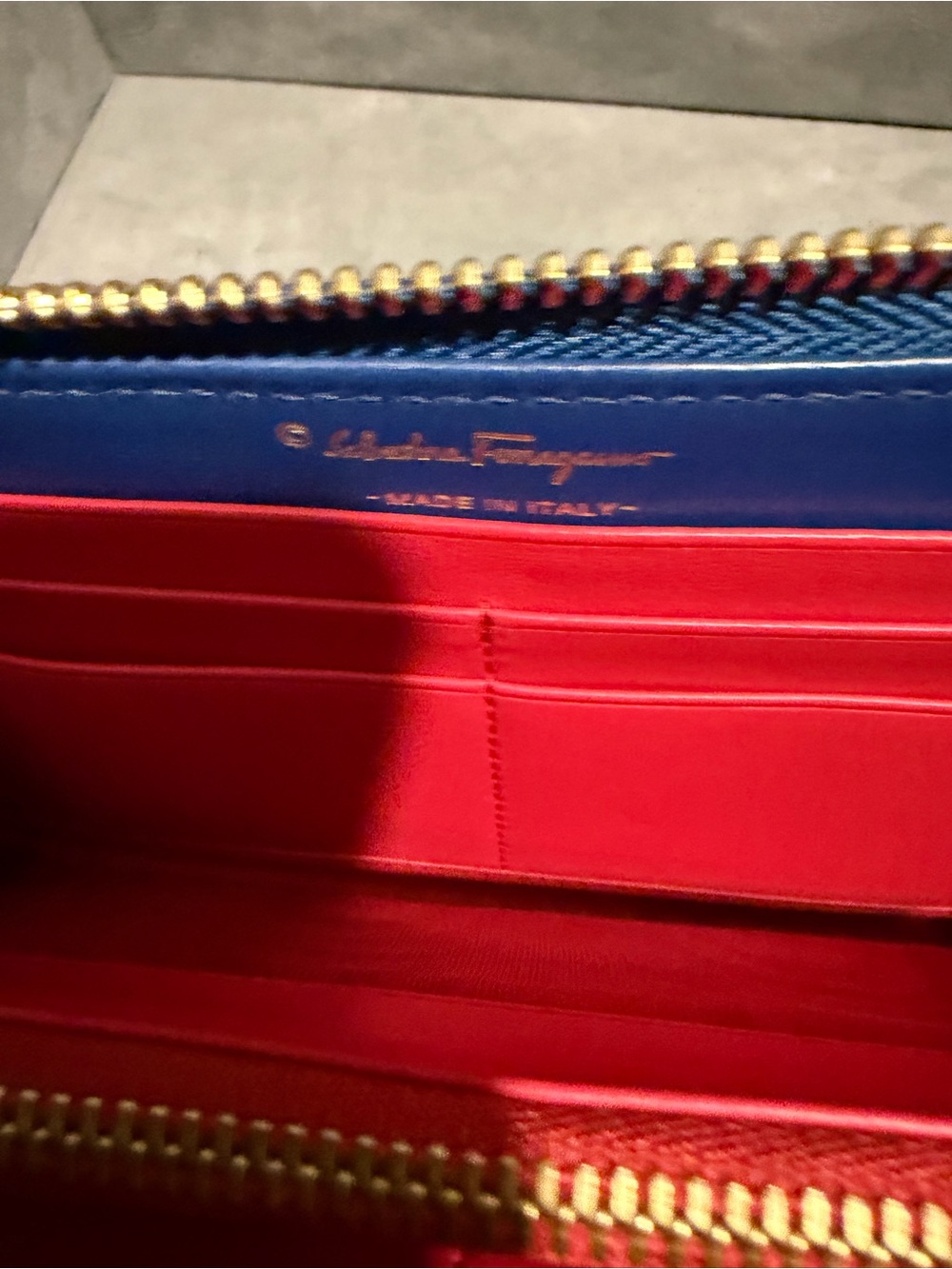Salvatore Ferragamo Navy Zip Wallet with Red and White Ribbon Bow and CoA - Picture 6 of 10